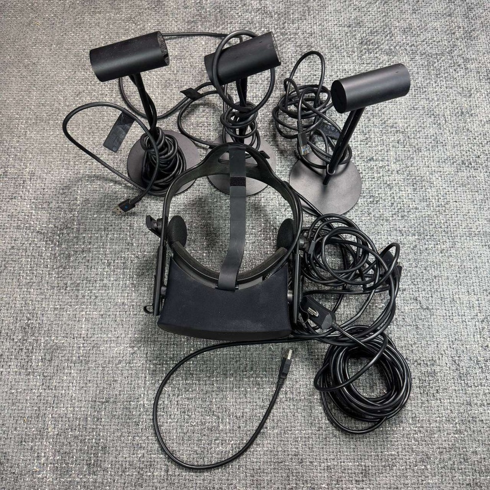 Oculus Rift CV1 VR Headset Unisex OS Black 3-Sensor Bundle PC Gaming